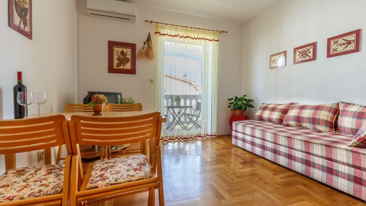 Apartment Josephine 2 Malinska